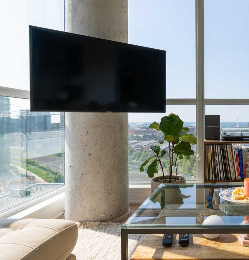 Can You Mount a Flat Screen TV On a Post